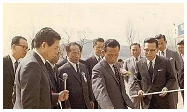 人“搏命”70年无法割舍的强国梦麻将胡了韩国崛起背后：5000万(图19)