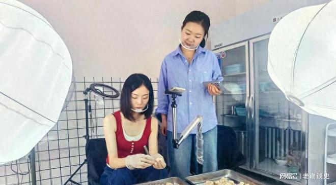 拔鸡毛引万人观看已经用坏5把镊子！PG麻将胡了试玩平台90后女生直播